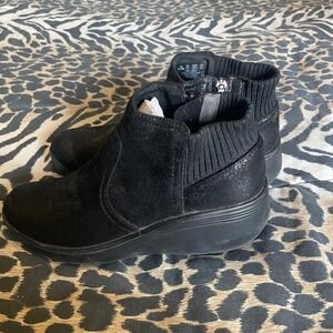 Bzees Weekend‎ Black Ankle Boots Comfort Wedge Booties Size 8.5M